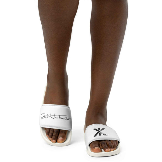 Foundation Signature Slides — White / Veil